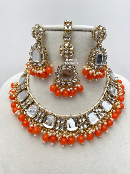 Avleen Kundan Necklace set