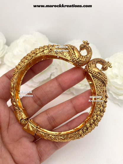 Gini Premium Quality Gold plated peacock crafted openable Rajwadi statement Bracelet