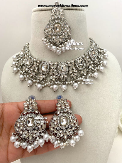 Inati Silver Polki Choker set