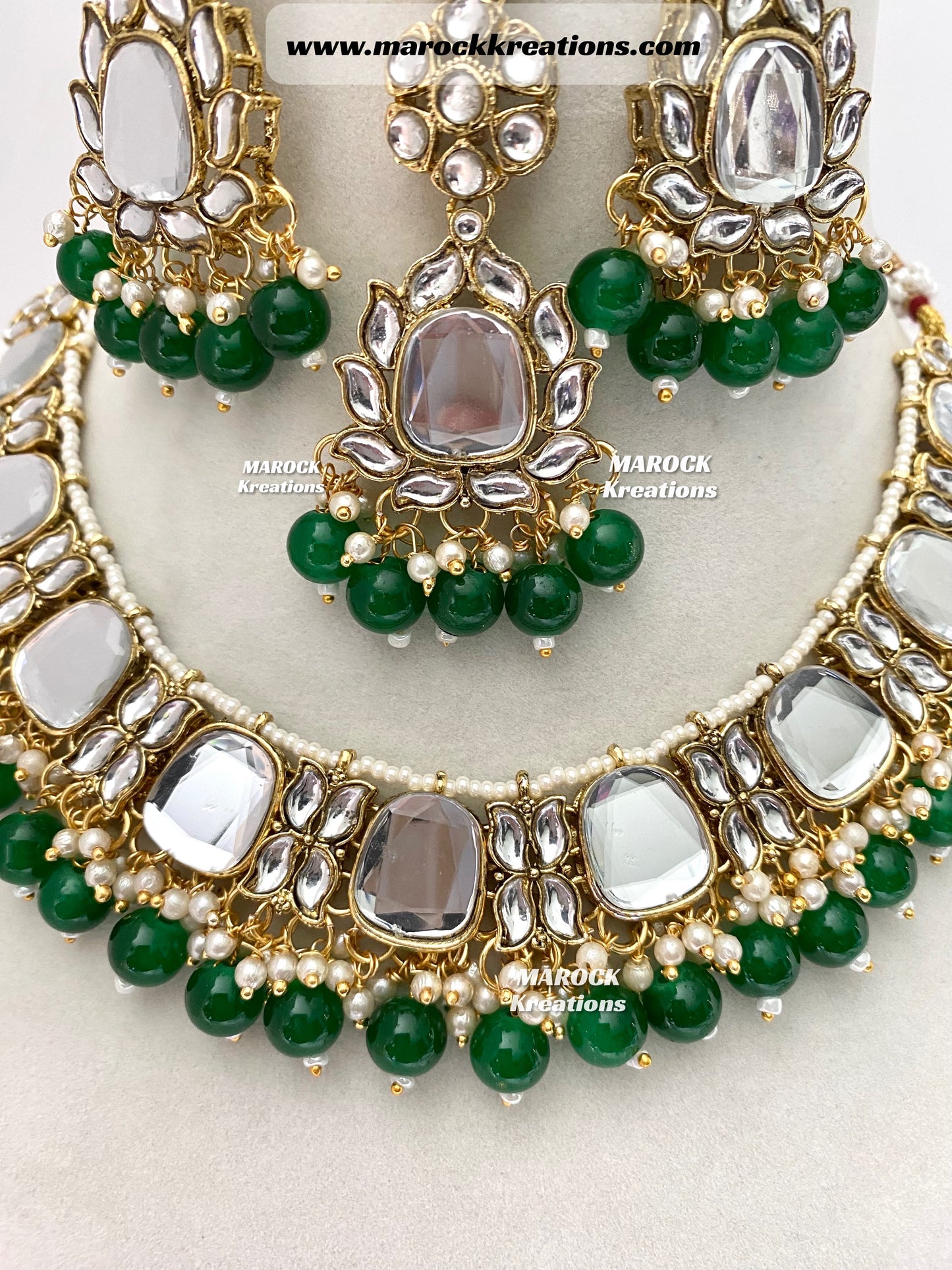 Avleen Kundan Necklace set