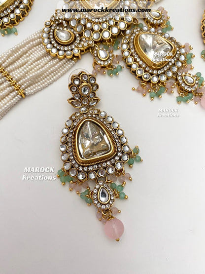 Aarzoo Kundan Statement Choker set