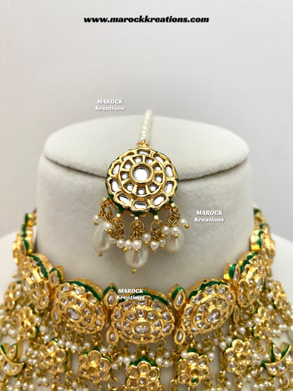 Pushpa Premium Quality Thappa Kundan choker set