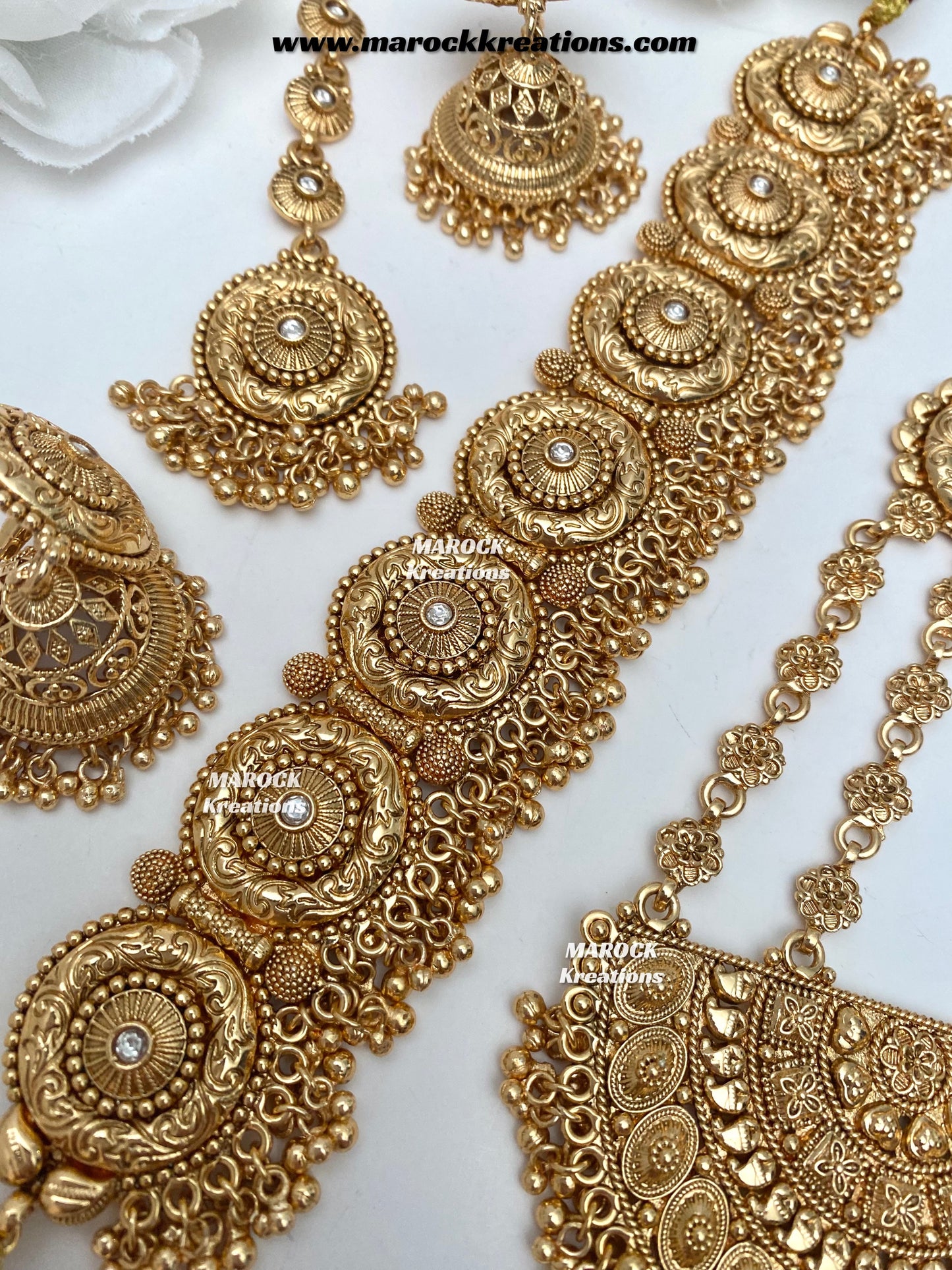 Premium Quality Gold Plated choker set comes with Passa/Jhoomer