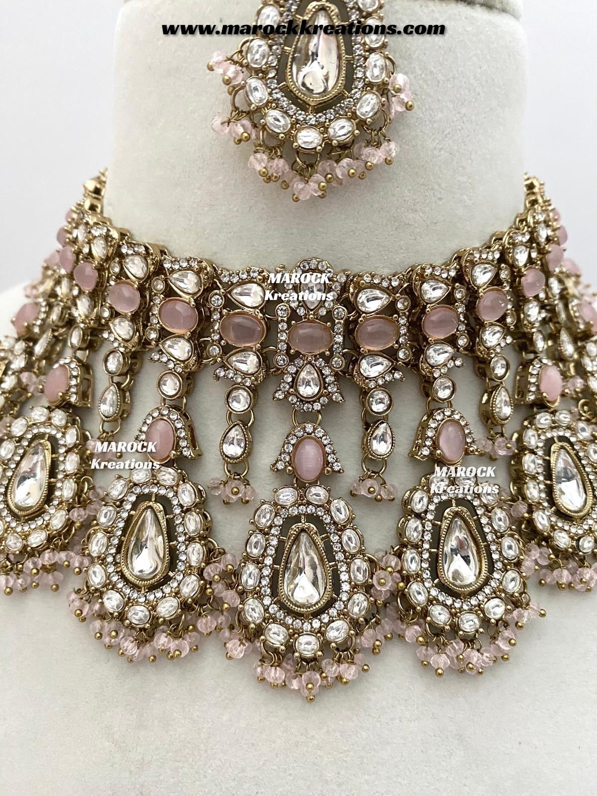 Sareena Kundan choker cum statement Necklace set